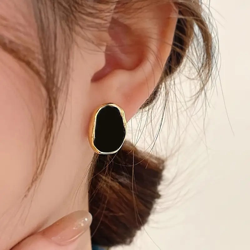 Oval Dimension Earrings